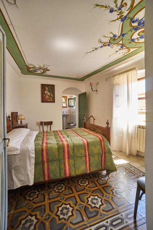 Bed and Breakfast Sotto Il Castello Trebiano Экстерьер фото