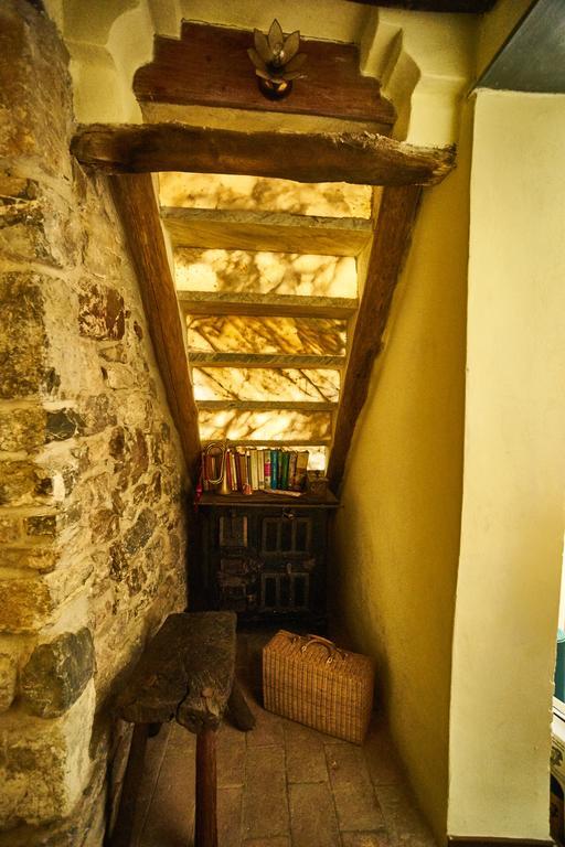 Bed and Breakfast Sotto Il Castello Trebiano Экстерьер фото