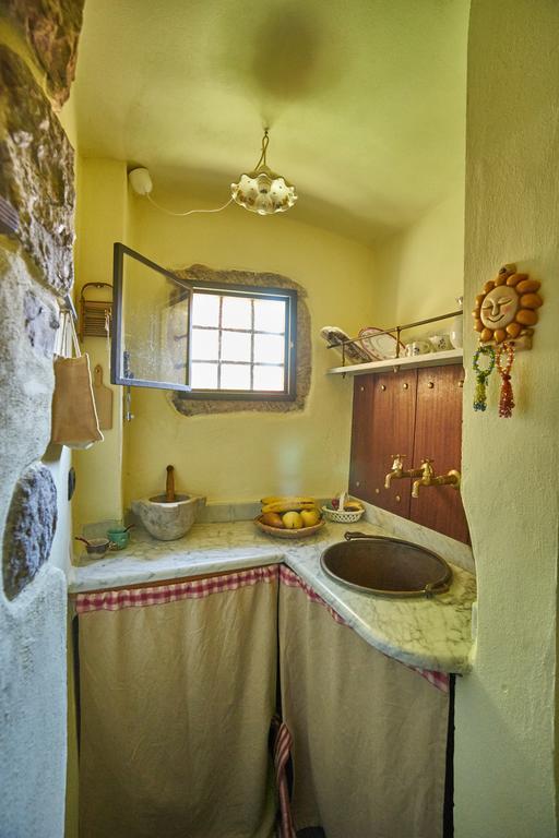 Bed and Breakfast Sotto Il Castello Trebiano Экстерьер фото