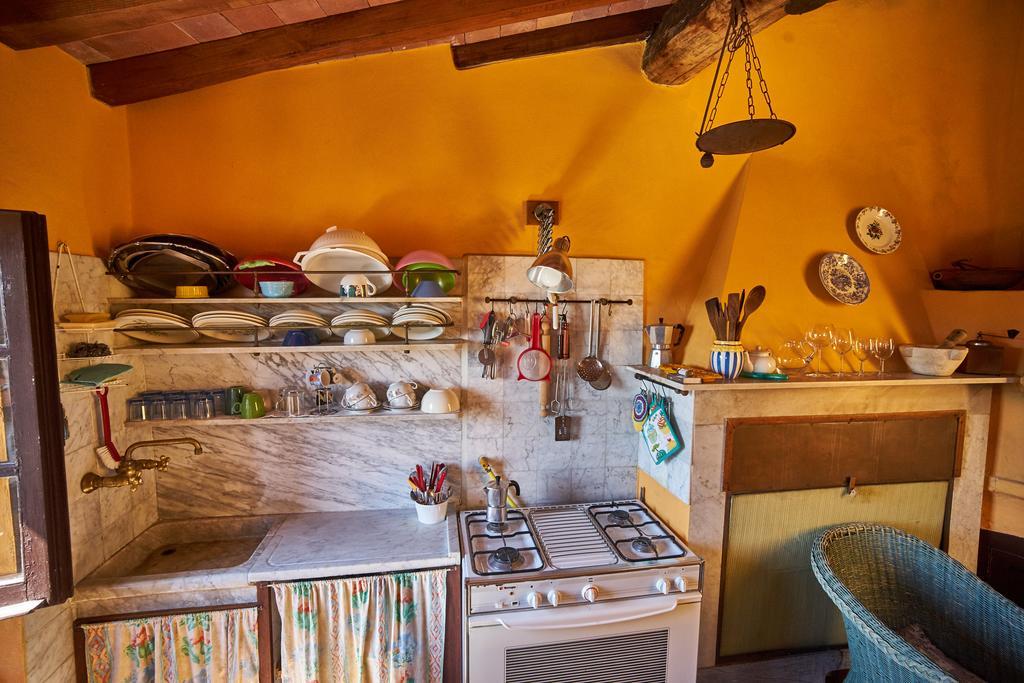 Bed and Breakfast Sotto Il Castello Trebiano Экстерьер фото